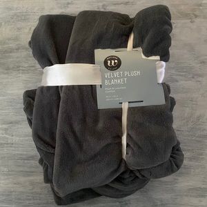 Large Plush Gray Blanket